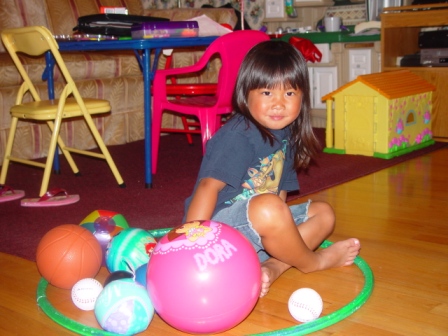 Kasen and lots of balls